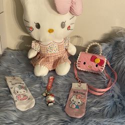 🎁🎁🎁PAQUETE DE HELLO KITTY PARA REGALO MUÑECA, CROSS BODY , 2 CALCETAS Y UN LLAVERO X 40