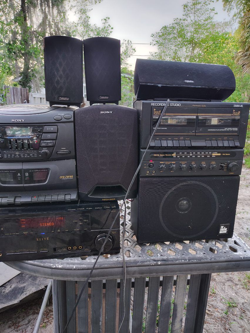 Includes AM/FM stereo receiver and speaker. Brand: The Singing Machine. $85 Located Mount Dora Fla 32757