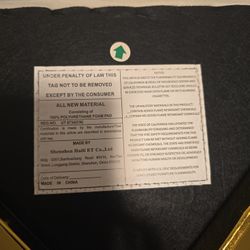 White Oyster 6 Modern  Chair  Not Scratch  Good  Condition  Make  Offer 