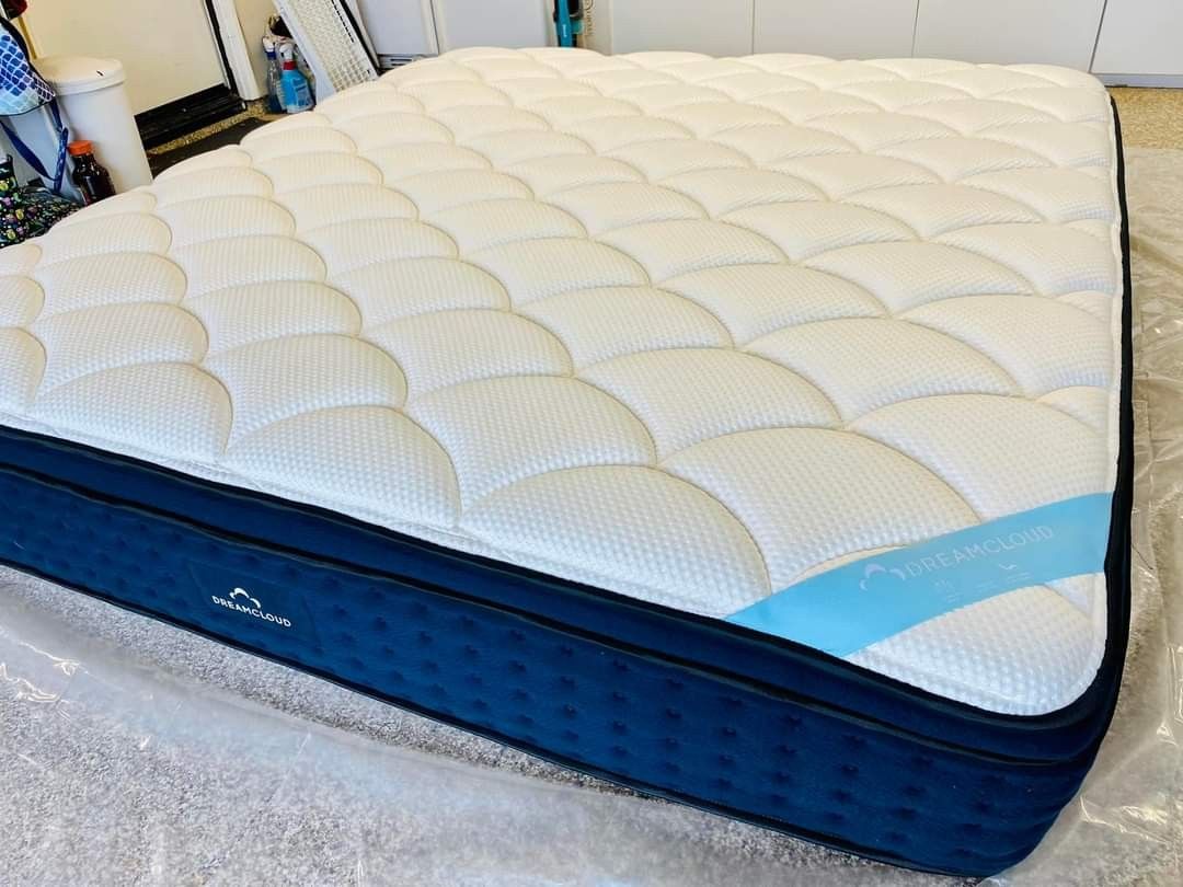DreamCloud Premier King Mattress King