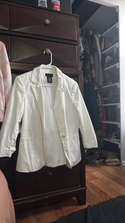 Attention woman’s blazer