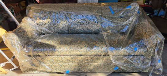 Traditional Damask Pattern Rolled Arm Sofa