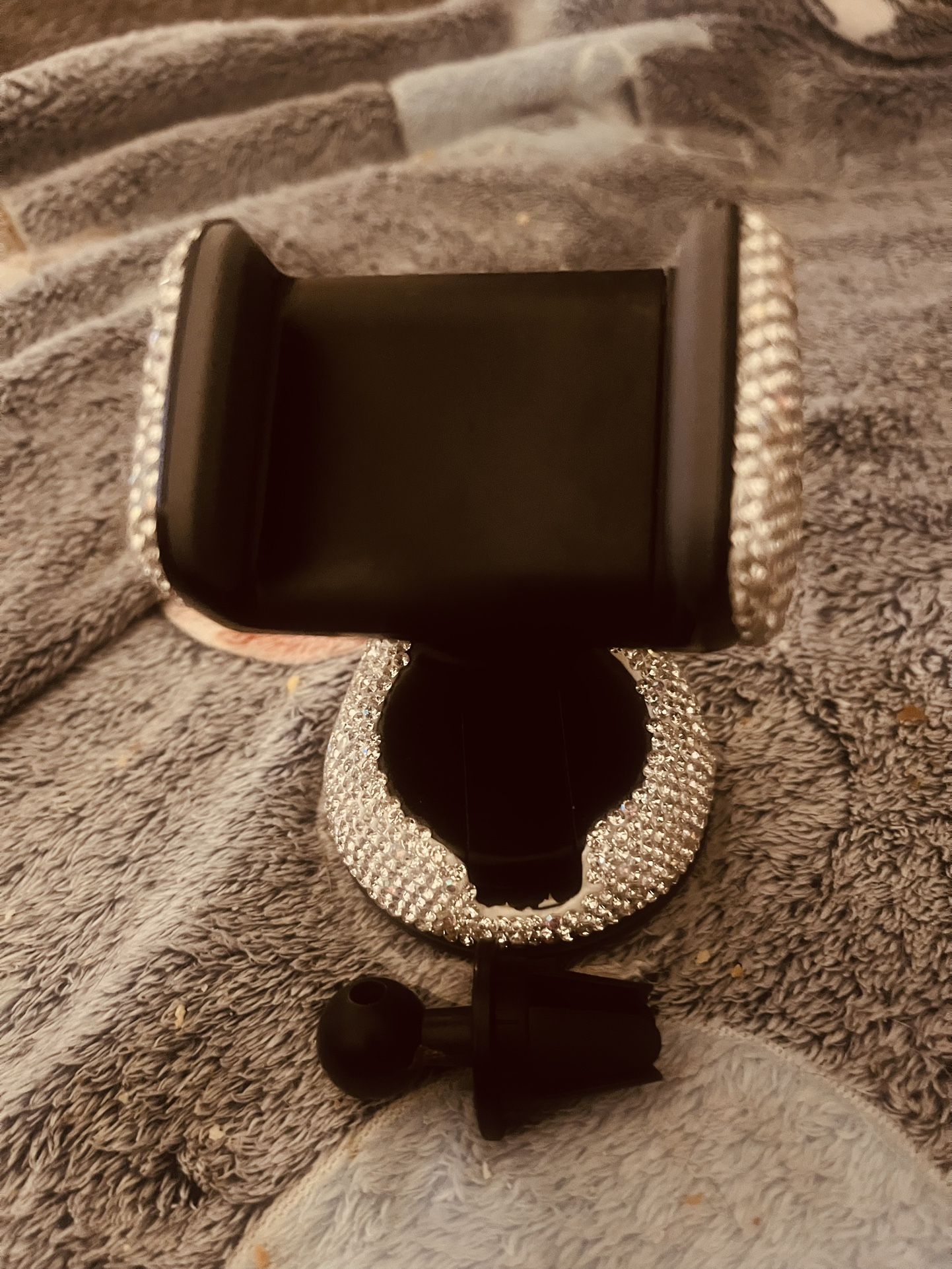 Amiss bling universal cell phone holder