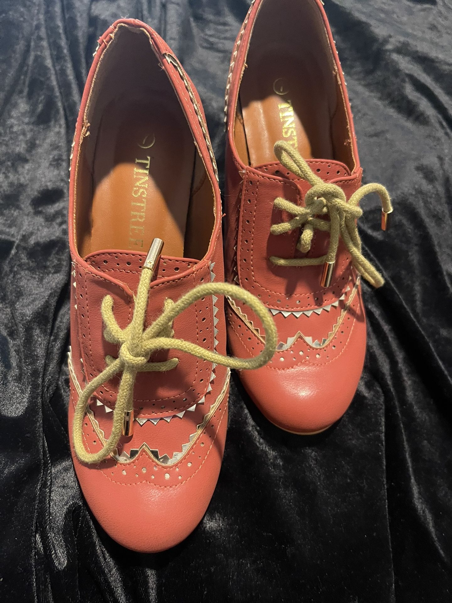 NWOT Size 7 Tinstree Rose Colored Wingtip Oxford