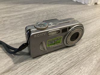Sony Cybershot DSC-P10 Digital Camera