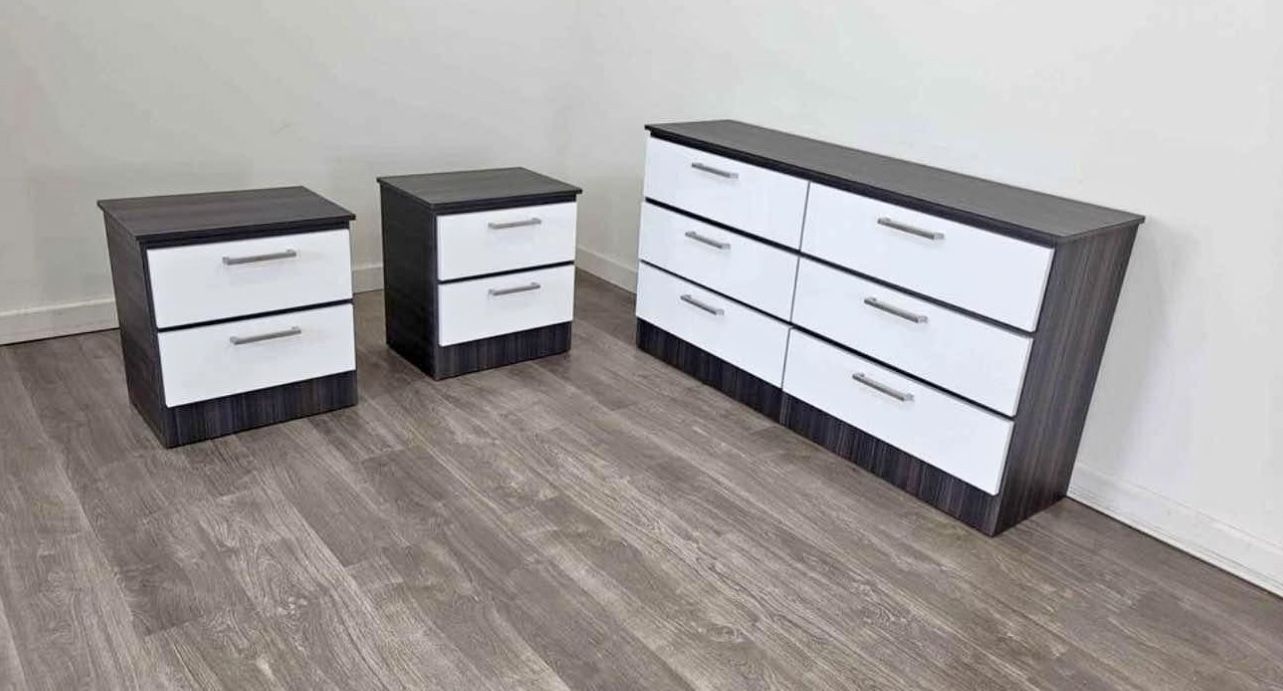 Dresser And 2 Nightstands - Cómoda Y 2 Mesitas De Noche