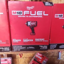 Milwaukee
M18 FUEL 18V Lithium-Ion Brushless Cordless 1/2 in. Impact Wrench with Friction Ring (Tool-Only)