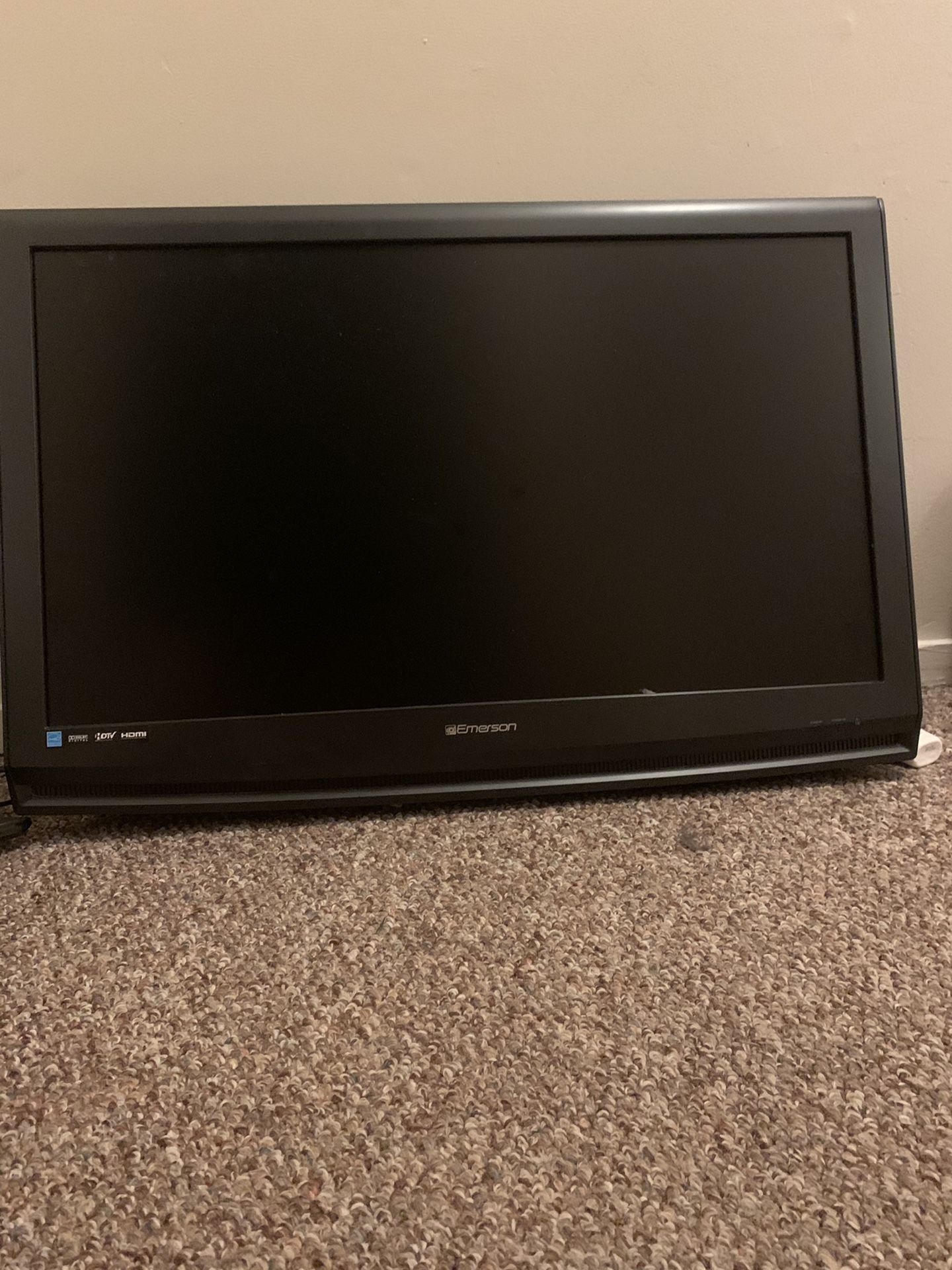 Emerson 32 inch LCD TV