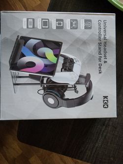Universal headset and controller stand