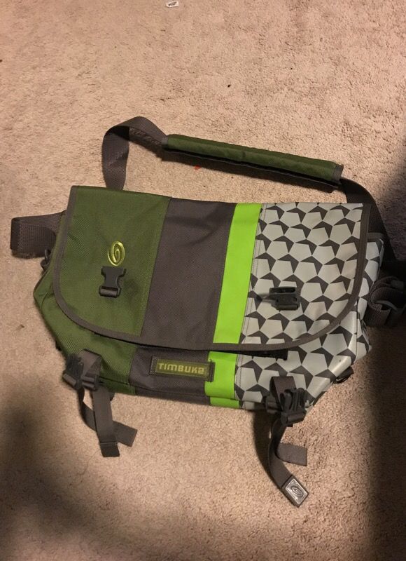 Timbuk 2 laptop bag case