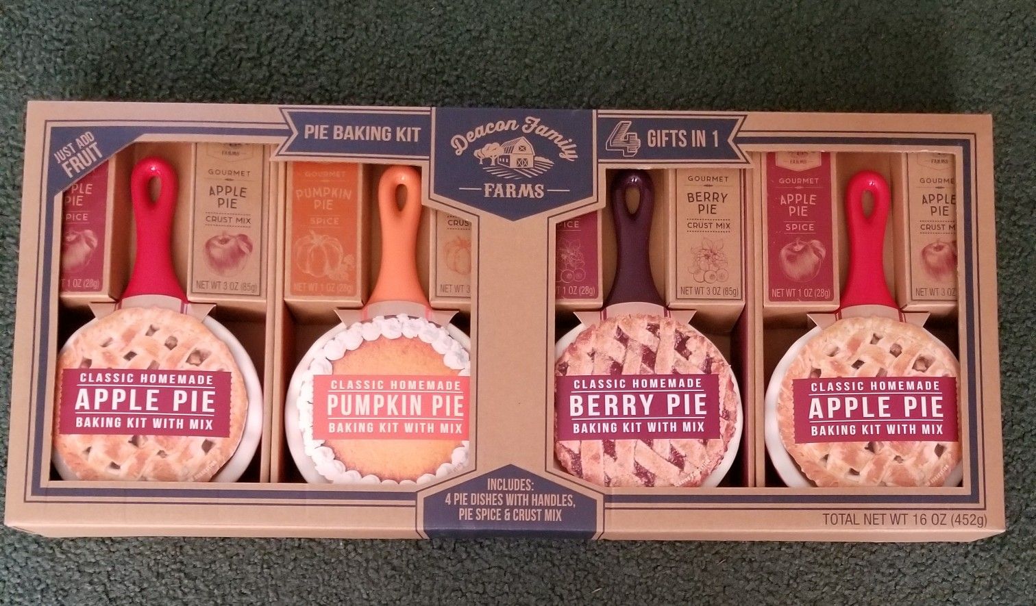 NEW DEACON FAMILY FARM ALL-AMERCAN PIE CERAMIC BAKING DISH KIT, two Apple, one Berry, one Pumpkin