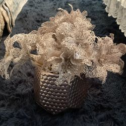 Nice Rose Gold Color Vase With Flowers 