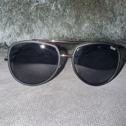 Quay Australia Needing Fame 126 Black/Gold Aviator Sunglasses
