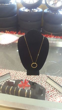 14ky gold necklace with diamomd circle pendant