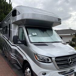 2022 Winnebago view