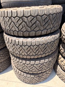 285/65r18 Nitto tires en Excelentes Conditiones de Vida las 4