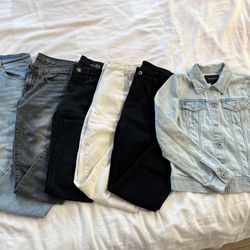 ALL THE JEANS!! Bundle Of 6 Women’s Jeans In Size 25-28 - Great Condition!