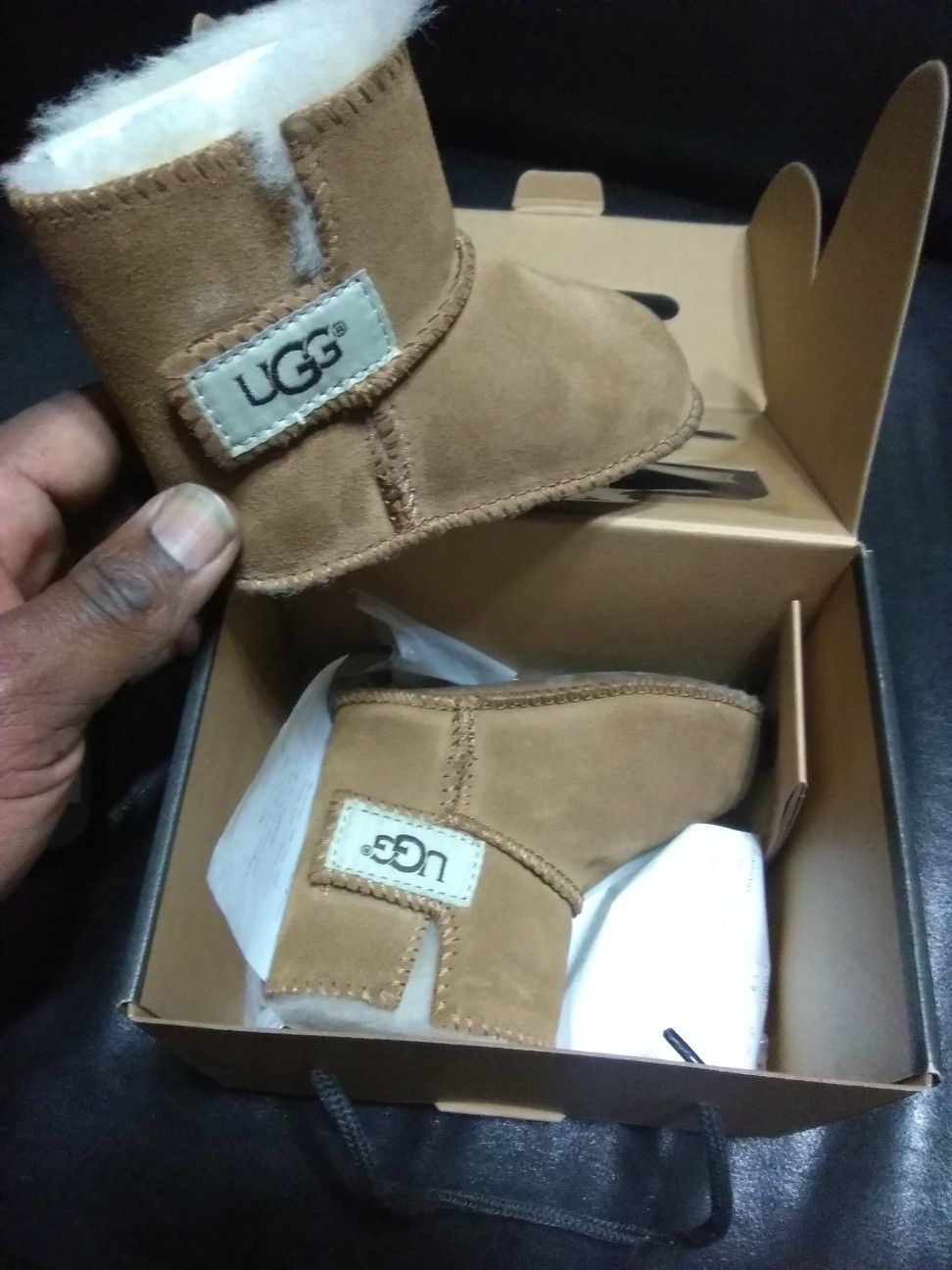 INFANTS UGGS BOOTS/ SIZE SMALL (2/3)