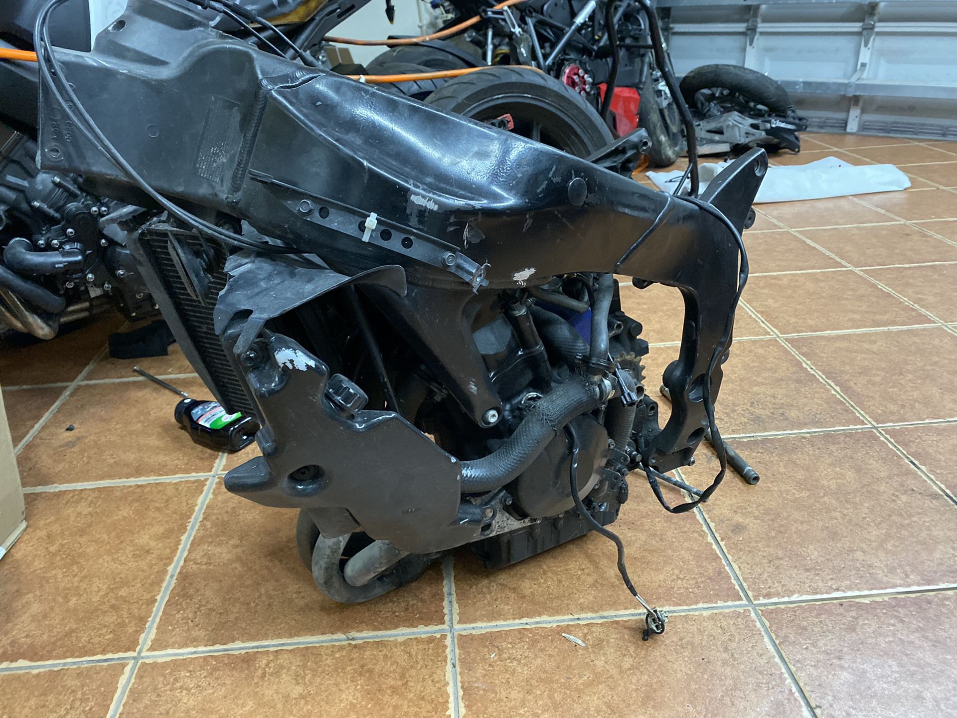07 zx6r motor and frame