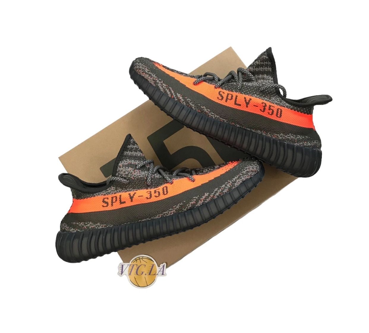 YEEZY 350 V2 CARBON BELUGA SIZE 11 MENS HQ7045 GRAY DEADSTOCK