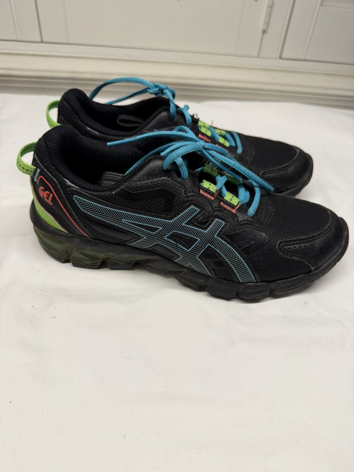 Bundle Of Boys Shoes Size 3-4 