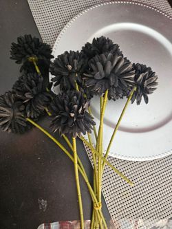 20 black artificial mums