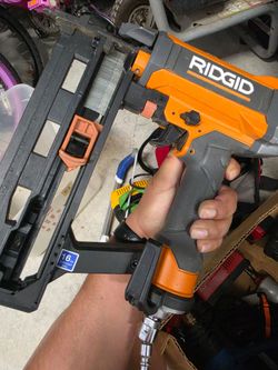 RIDGID 16-Gauge 2-1/2 in. Straight Finish Nailer (Pneumatic / Air-Powered)