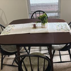 Juego De Comedor En buenas Condiciones 