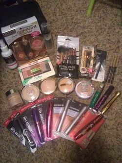 (24) MAKEUP SET