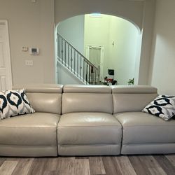 Macy’s Nevio Leather Recliner Couch 