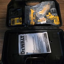 Dewalt 20v Hammer Drill Tool Connect 2 Batteries And Charger