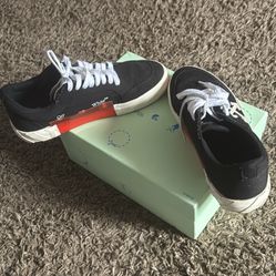 OFF-WHITE Vulc Low Black & White 