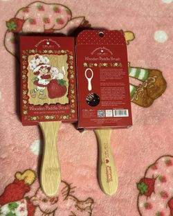 STRAWBERRY SHORTCAKE HAIR PADDLE BRUSH