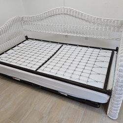 Wicker Bedroom Set 