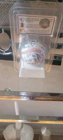 autographed ball from the 2000 mets team