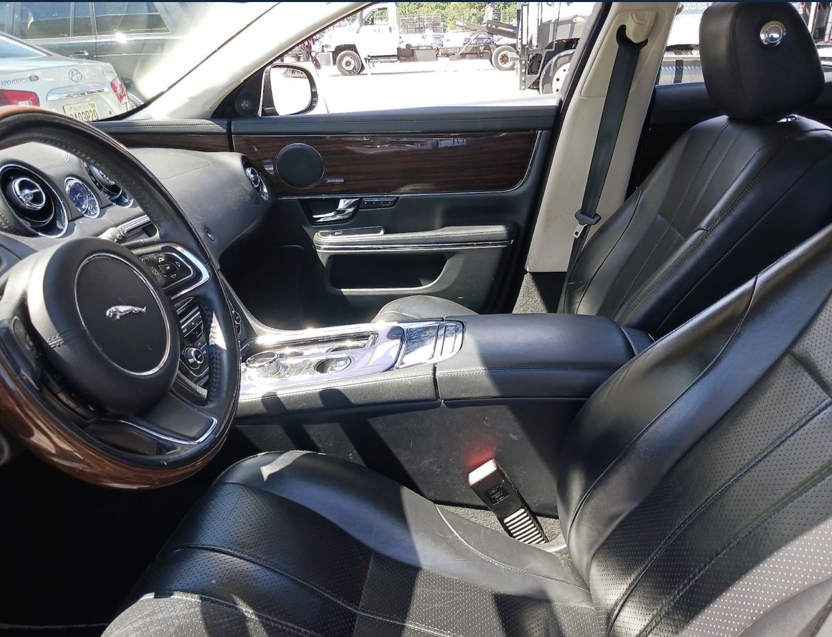 2013 Jaguar XJ-Series