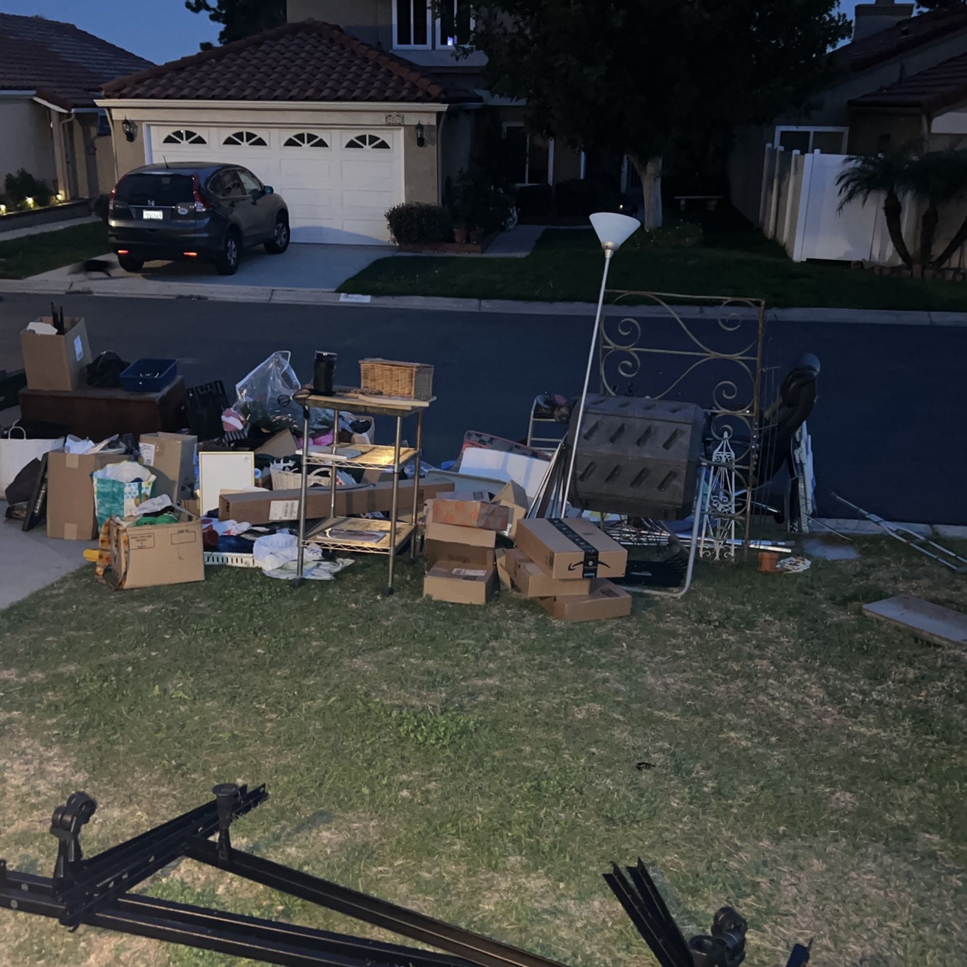 **FREE**. Yard sale Freebies 9726 Shaded Wood Ct Rancho Cucamonga for