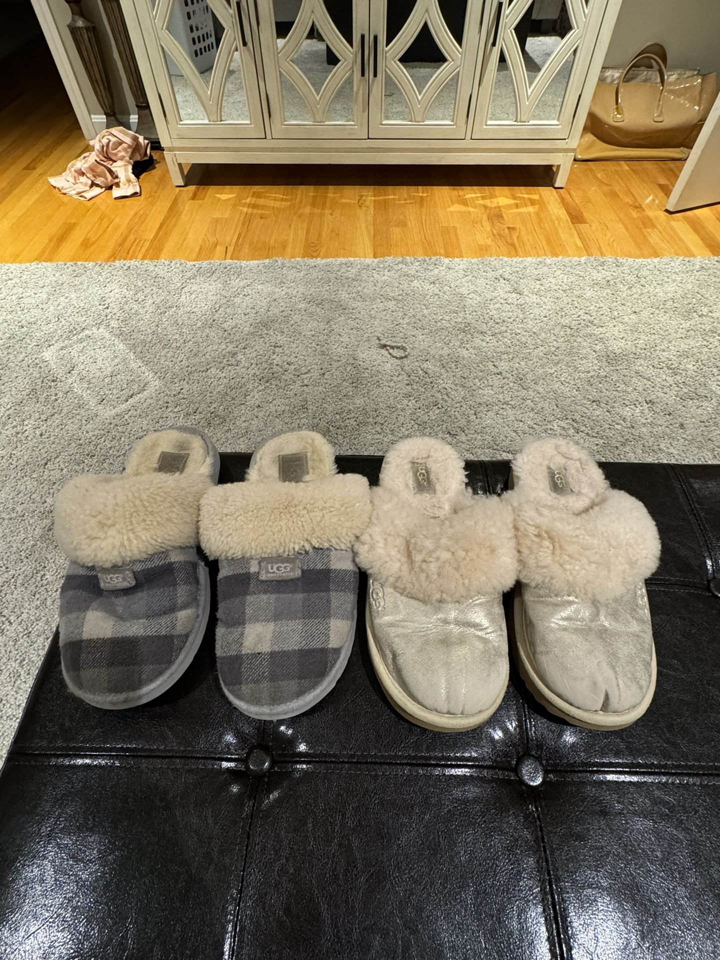 UGG Size 4 Slippers