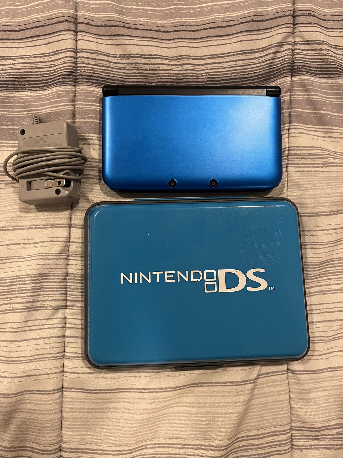 Nintendo 3ds XL (With Case And Charger)