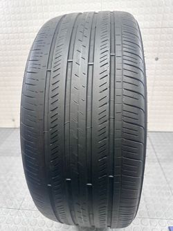 One used tire Goodyear 235/40/19 # 1403