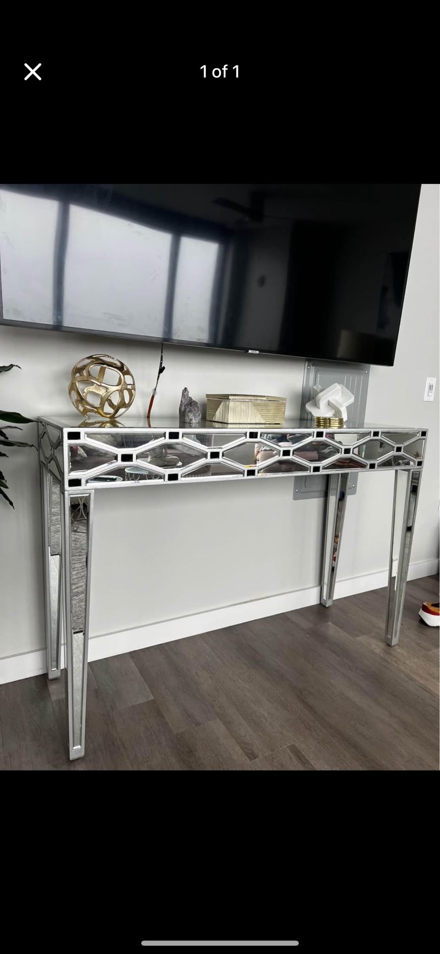 Mirror console entry table