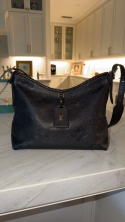 Authentic LV CarryAll Empreinte Leather Noir Purse