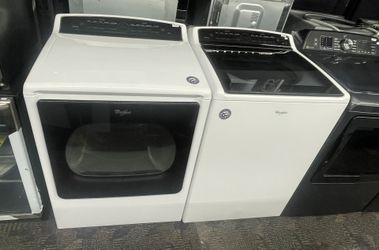 Whirlpool Set Washer And Gas Dryer 