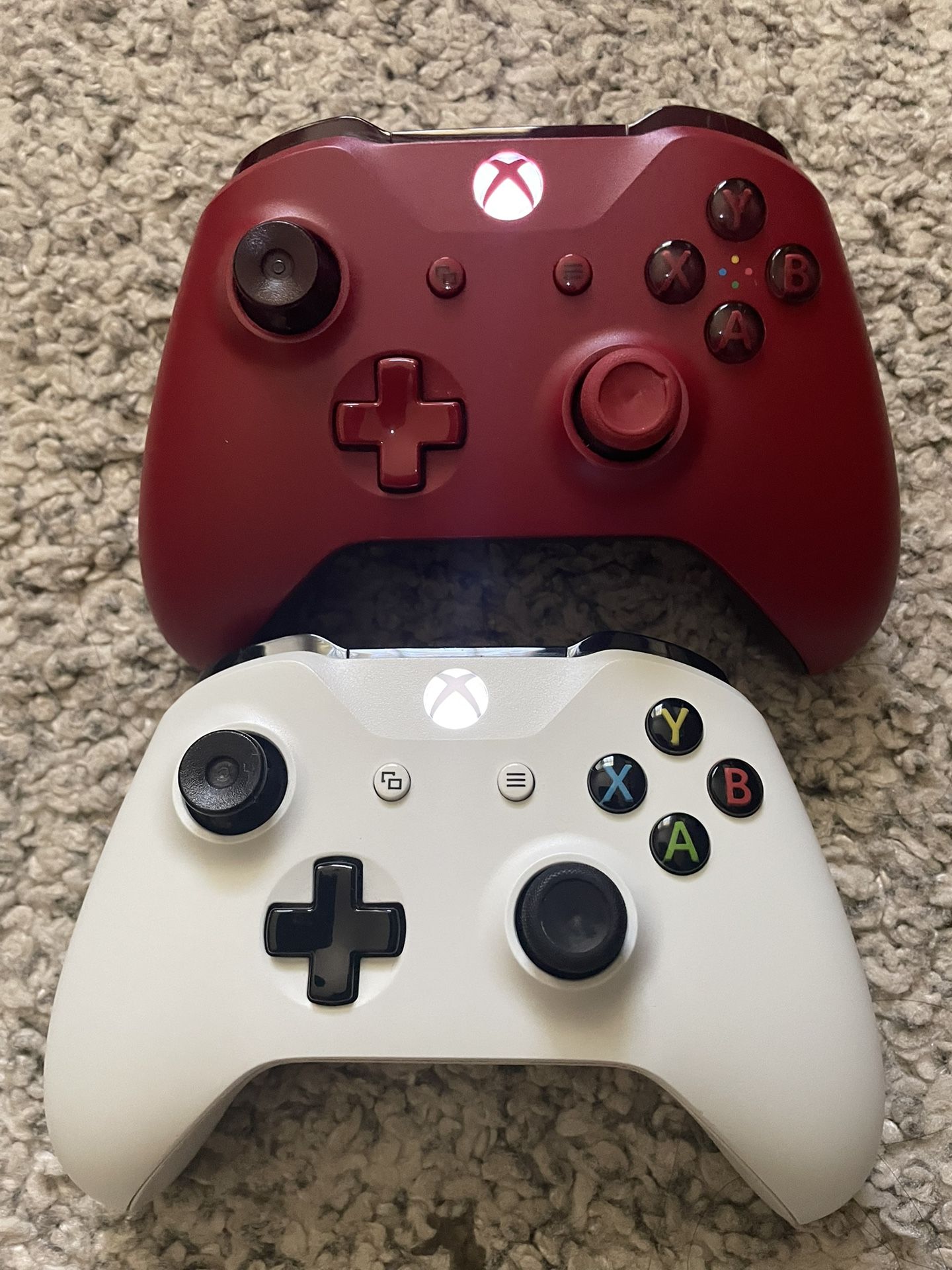 Xbox One controllers in good condition