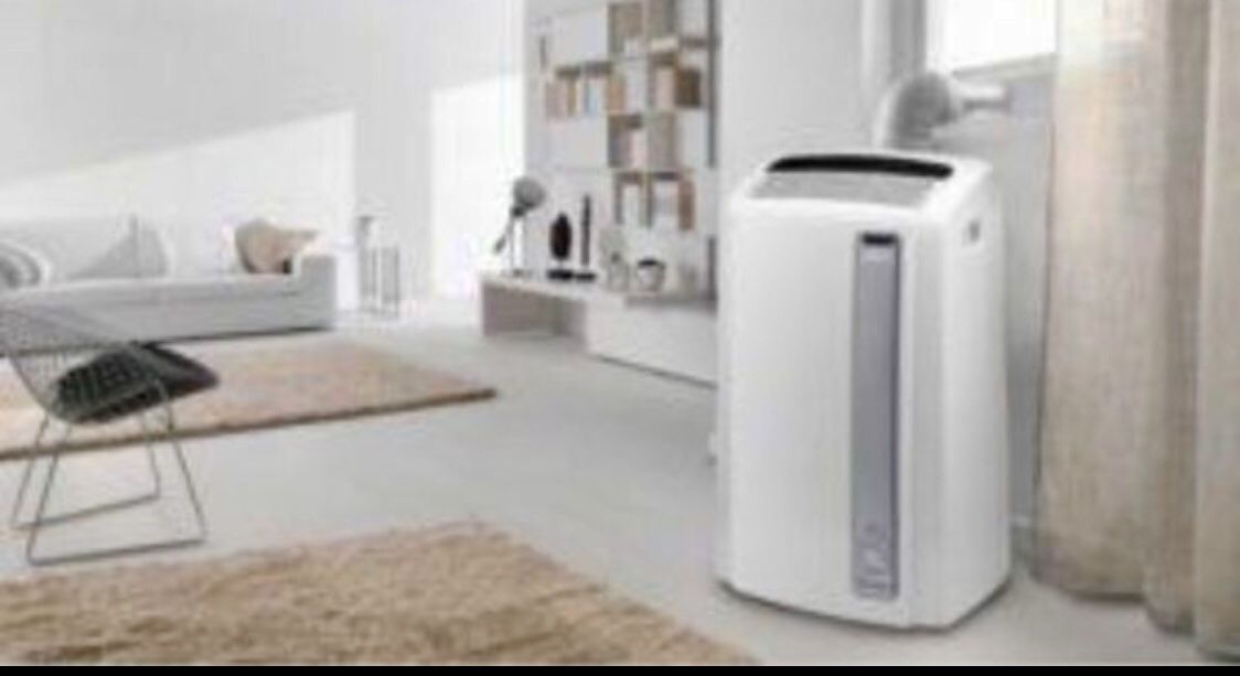 Delonggi portable A/C air conditioner AND HEATER with remote works perfectly 12500 BTU Btus