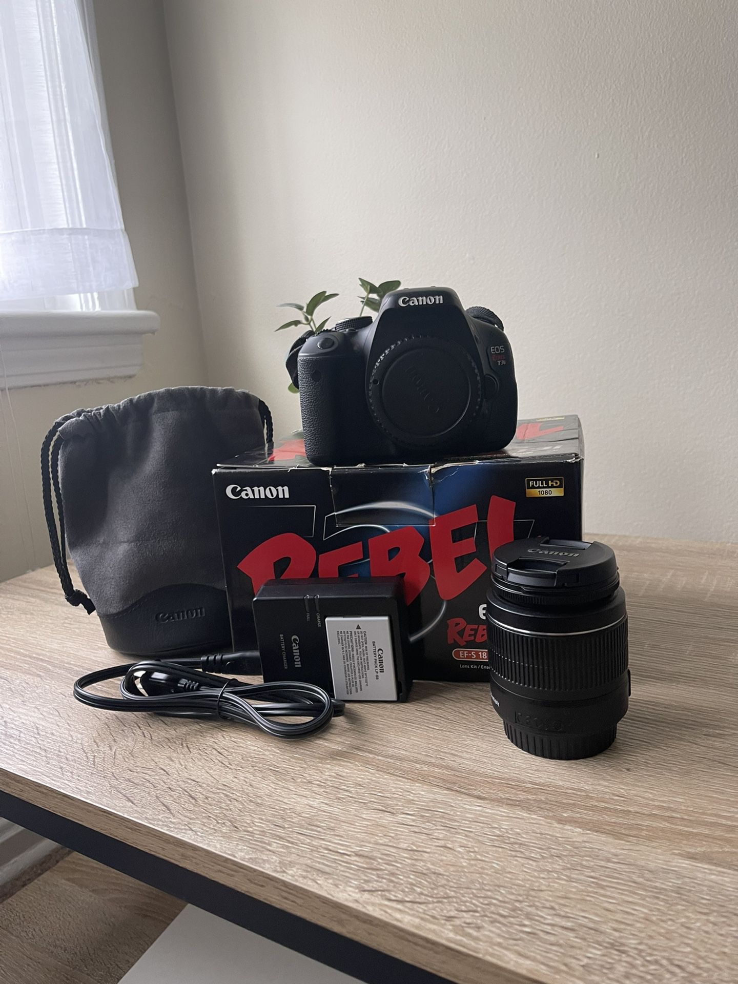 Canon EOS Rebel T3i Full Kit