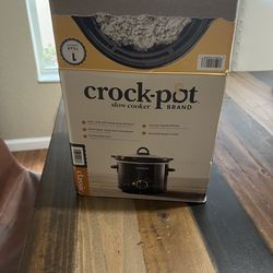 Like new small crock pot