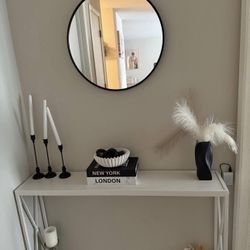 Console Table And Round Mirror 
