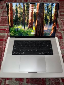 Silver Apple MacBook Pro 16-inch (M4 Pro, 24GB RAM, 512GB SSD) – BRAND NEW