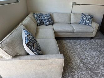 Ashley Furniture Sectional
Delivery options available